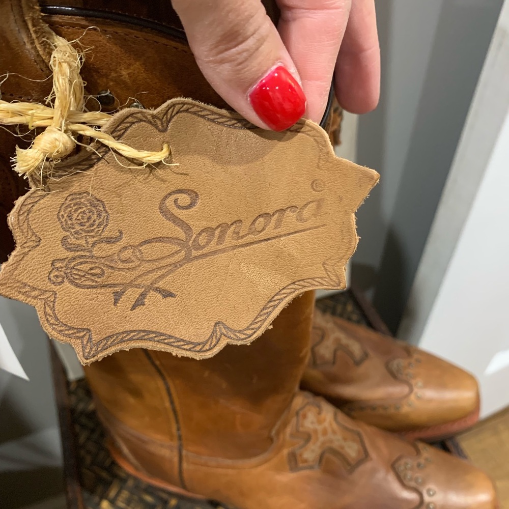 Sonora cowboy boots size 6